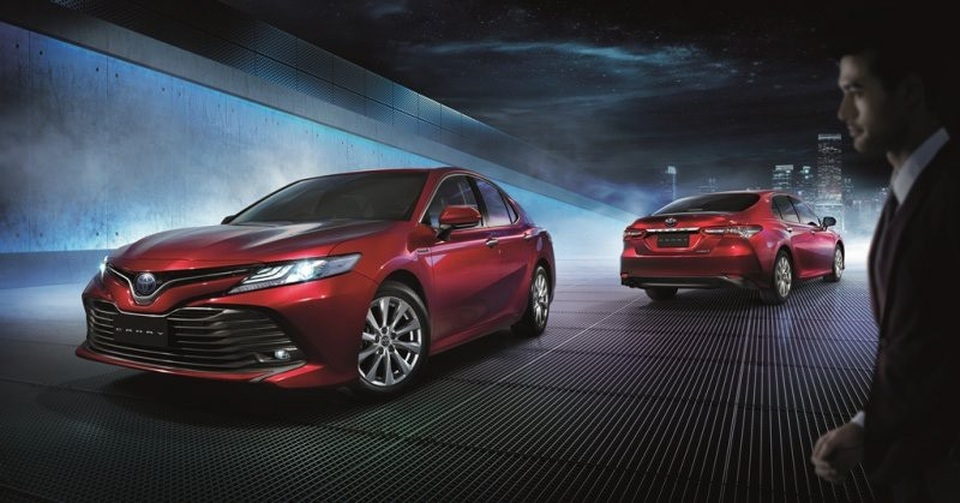 Toyota Camry thế hệ mới trình làng, giá từ hơn 1 tỉ đồng - 1 Toyota Camry thế hệ mới trình làng, giá từ hơn 1 tỉ đồng - 1