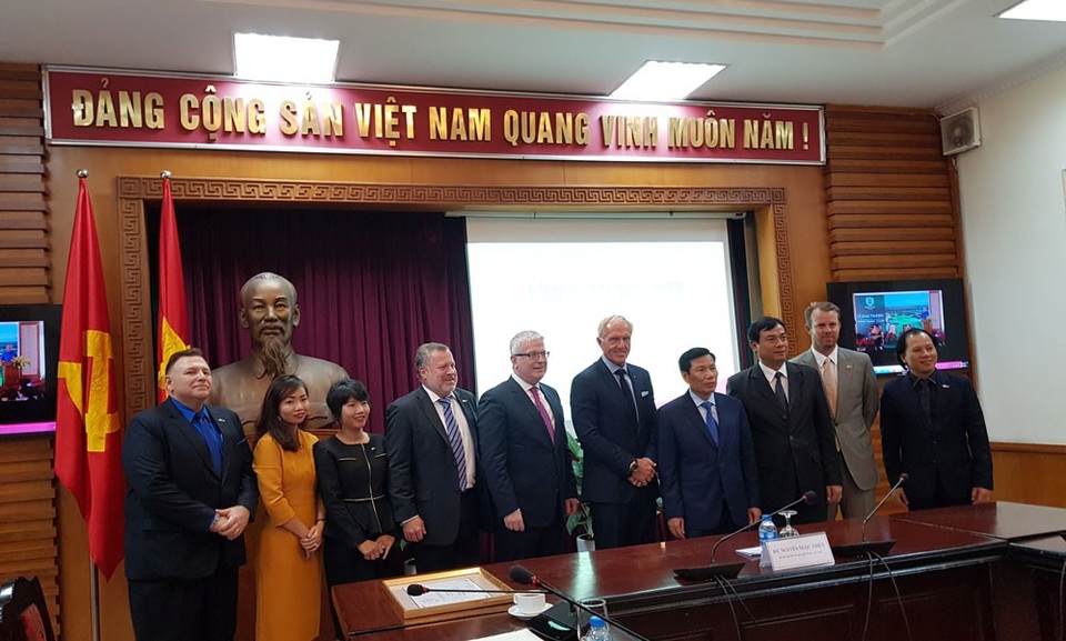Huyền thoại golf Grey Norman trở thành Đại sứ du lịch Việt Nam - 2 Hình ảnh tại Lễ trao quyết định bổ nhiệm Đại sứ Du lịch Việt Nam nhiệm kỳ 2018- 2021.