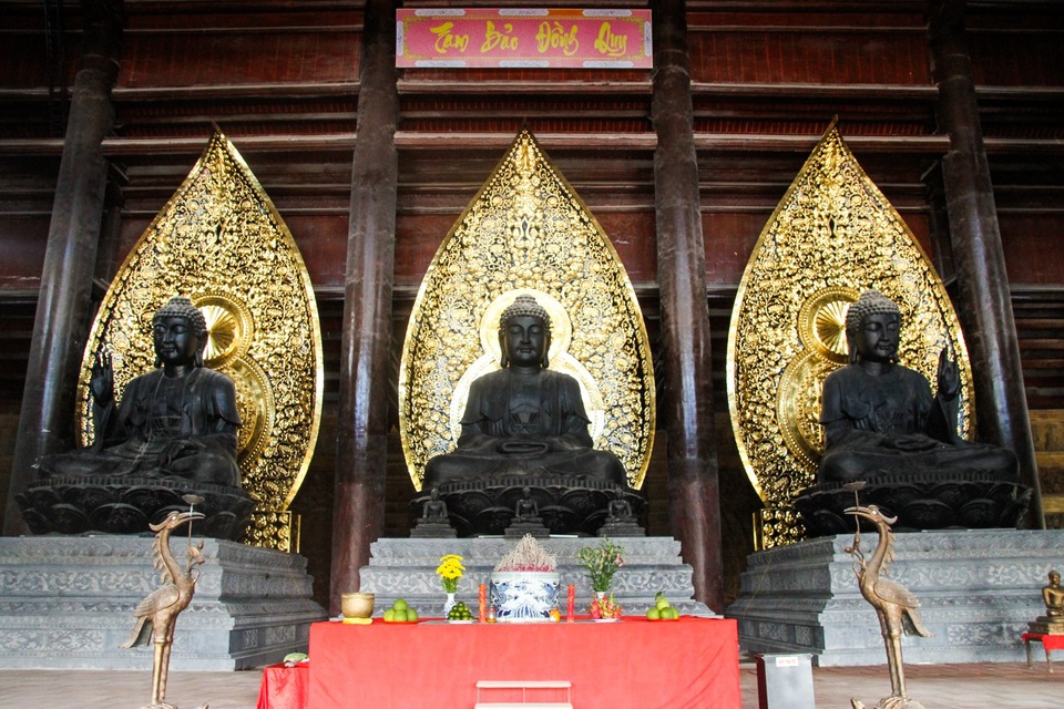 Toàn cảnh ngôi chùa rộng lớn nơi sẽ diễn ra đại lễ Phật đản Vesak 2019 - 6
Điện Tam Thế có chiều cao 39m, diện tích sàn 5.400m², đủ chỗ cho 5.000 Phật tử cùng hành lễ.