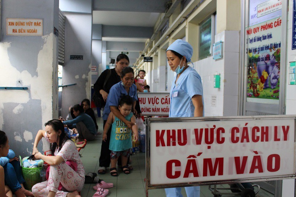 TPHCM: Hơn 60 trẻ phải nhập viện vì mắc sởi trong 1 tuần - 1 Khu vực cách li, điều trị sởi tại Bệnh viện Nhi Đồng 1