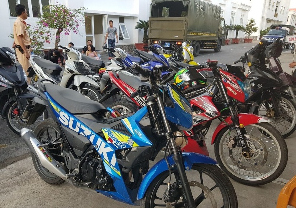 Gần 90 đối tượng tụ tập, đua xe và cổ vũ đua xe trái phép - 1 Nhiều phương tiện đã thay đổi kết cấu, nhằm phục vụ mục đích đua xe trái phép.