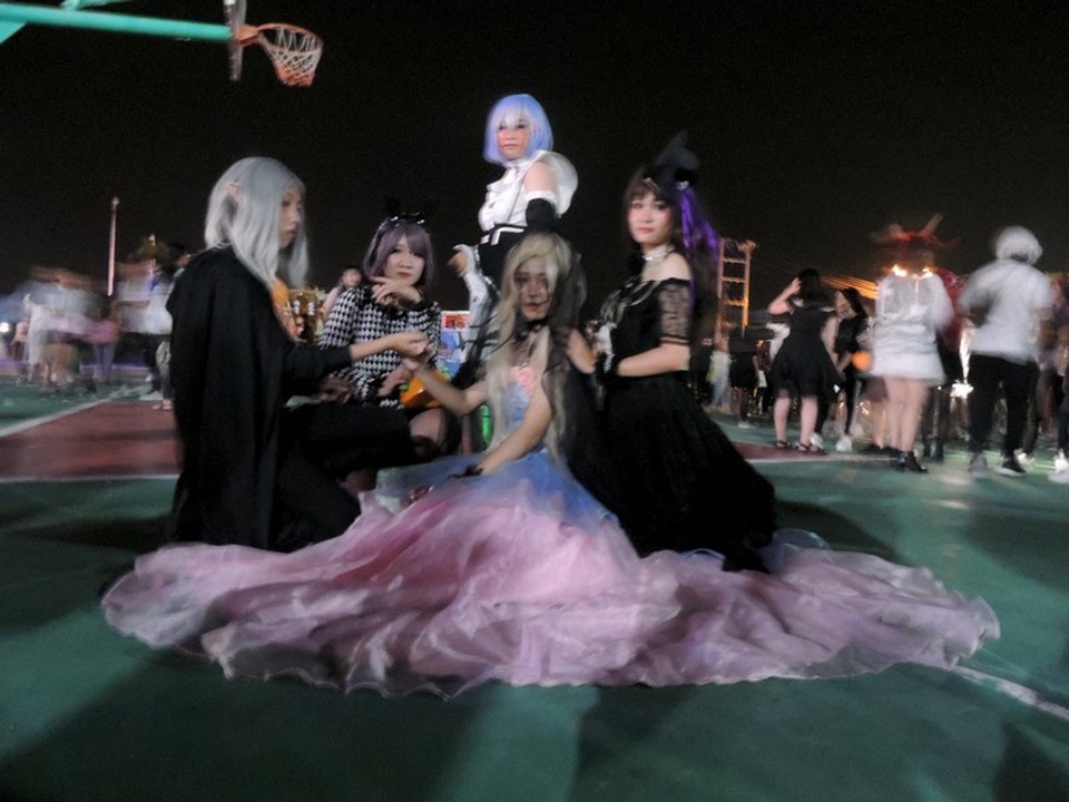 Teen Ninh Thuận ma mị trong đêm Halloween - 3 Nhiều bạn trẻ thích tạo hình trong các tiểu thuyết, phim hoạt hình