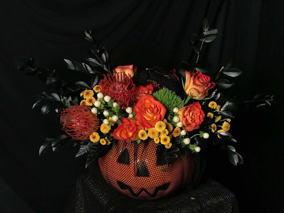Kinh doanh gì kiếm tiền triệu ngày Halloween? - 5 Hoa tươi trang trí theo phong cách ma mị