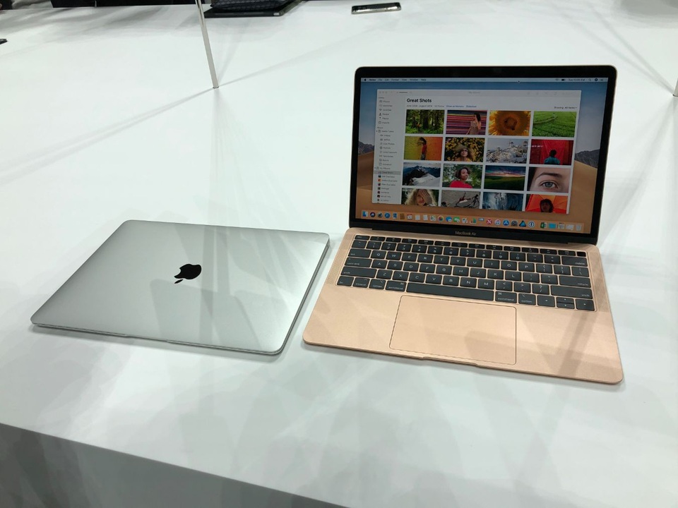 Cận cảnh chiếc laptop siêu mỏng MacBook Air thế hệ mới của Apple - 5 Cận cảnh chiếc laptop siêu mỏng MacBook Air thế hệ mới của Apple - 5