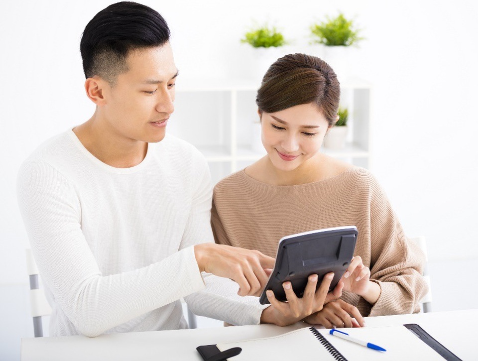 "Lỡ như tôi không đủ khả năng đóng phí bảo hiểm dài hạn?" - 1 Ngược lại với suy nghĩ của nhiều người, BHNT không phải là gánh nặng mà là cách để đảm bảo tốt nhất cho tài chính gia đình bạn