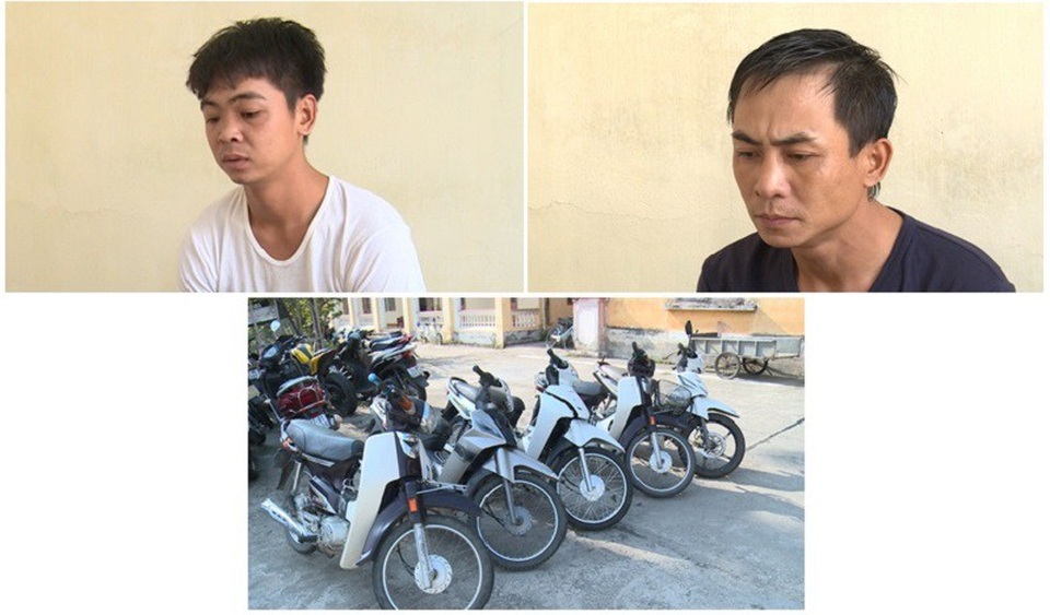 Bắt 2 “đạo chích” gây ra 13 vụ trộm xe máy - 1 Đối tượng Phạm Quốc Trị (trái) và Đỗ Mạnh Tường (phải) cùng các tang vật vụ án (ảnh: Công an Thái Bình)