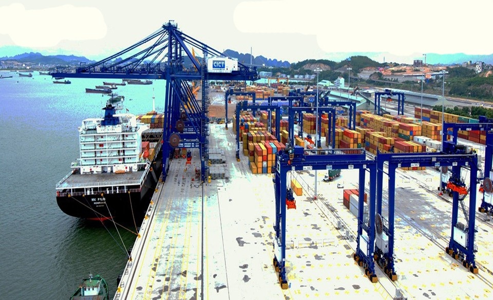 “Giật mình” vì phí dịch vụ cảng biển Việt Nam thấp nhất khu vực! - 1 Phí dịch vụ cảng biển tại Việt Nam đang thấp nhất khu vực