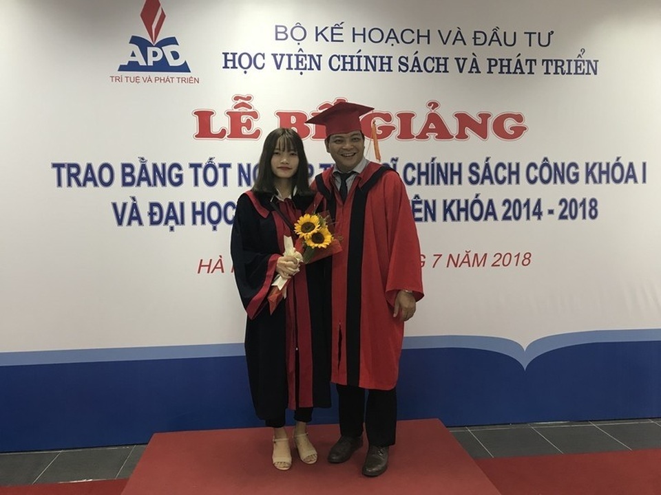 Nữ sinh xứ Nghệ hai lần thủ khoa Học viện Chính sách và Phát triển - 2 Nữ sinh xứ Nghệ hai lần thủ khoa Học viện Chính sách và Phát triển - 2
