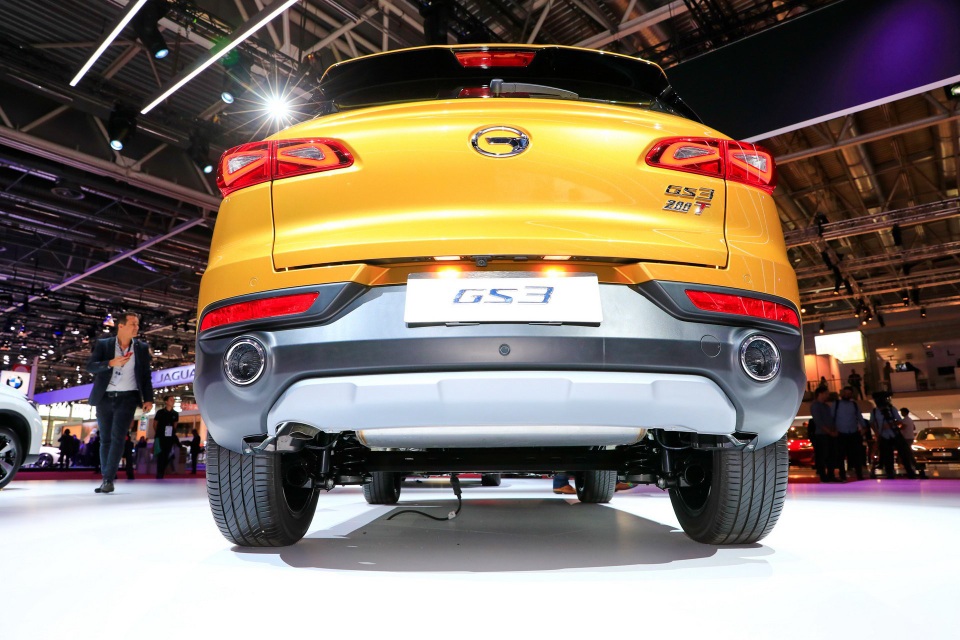 Bộ sưu tập ống xả ô tô kiểu "giả cầy" tại Paris Motor Show - 20
Mẫu GS3