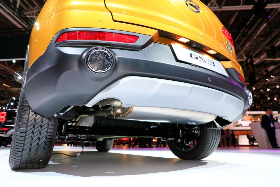 Bộ sưu tập ống xả ô tô kiểu "giả cầy" tại Paris Motor Show - 21 Bộ sưu tập ống xả ô tô kiểu "giả cầy" tại Paris Motor Show - 21
