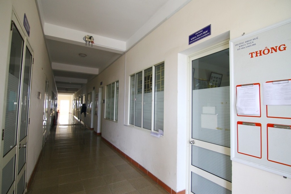 Nghi vấn hai anh em sinh viên, giảng viên khoa Toán “hợp sức” gian lận điểm - 1
Các sinh viên năm 4, khoa Toán, trường Đại học Sư phạm - Đại học Huế đã gửi đơn tố cáo sinh viên H.Q.N.S. và anh trai là giảng viên khoa này - H.Q.N.M.