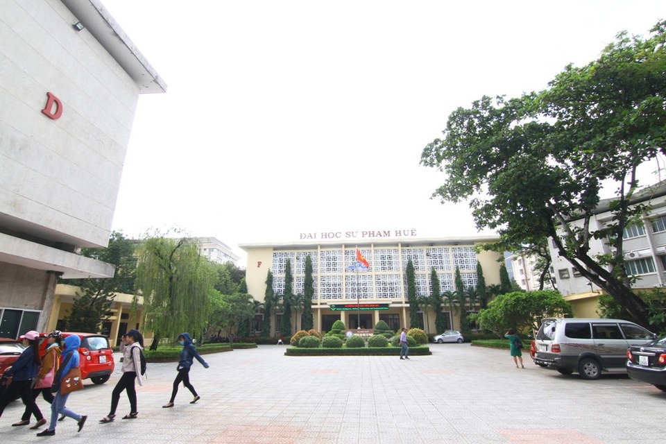 Nghi vấn hai anh em sinh viên, giảng viên khoa Toán “hợp sức” gian lận điểm - 2
Trường Đại học Sư phạm, Đại học Huế - nơi xảy ra vụ việc.