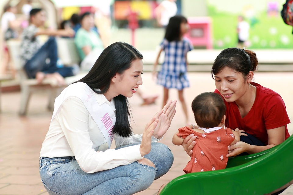 Á hậu Thuý An bỏ lỡ cơ hội thi Hoa hậu Quốc tế 2018 vì gặp vấn đề về sức khoẻ - 6 Thuỳ Tiên tham gia khá nhiều sự kiện nhân ái sau khi kết thúc Hoa hậu Việt Nam 2018.