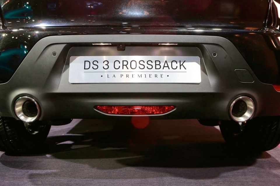 Bộ sưu tập ống xả ô tô kiểu "giả cầy" tại Paris Motor Show - 4
Đầu ống xả của mẫu DS3 Crossback mới được làm khéo léo và đỡ lộ hơn.