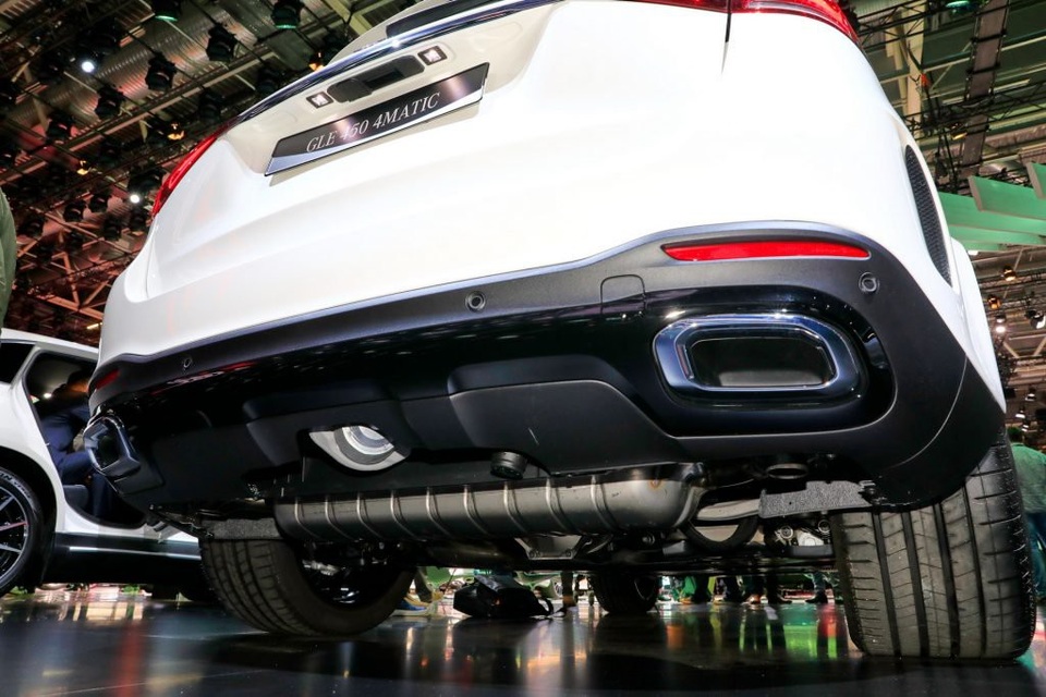 Bộ sưu tập ống xả ô tô kiểu "giả cầy" tại Paris Motor Show - 8
Tất cả các mẫu xe của Mercedes-Benz tại Triển lãm ô tô Paris đều có thiết kế đầu ống xả kiểu giả cầy.