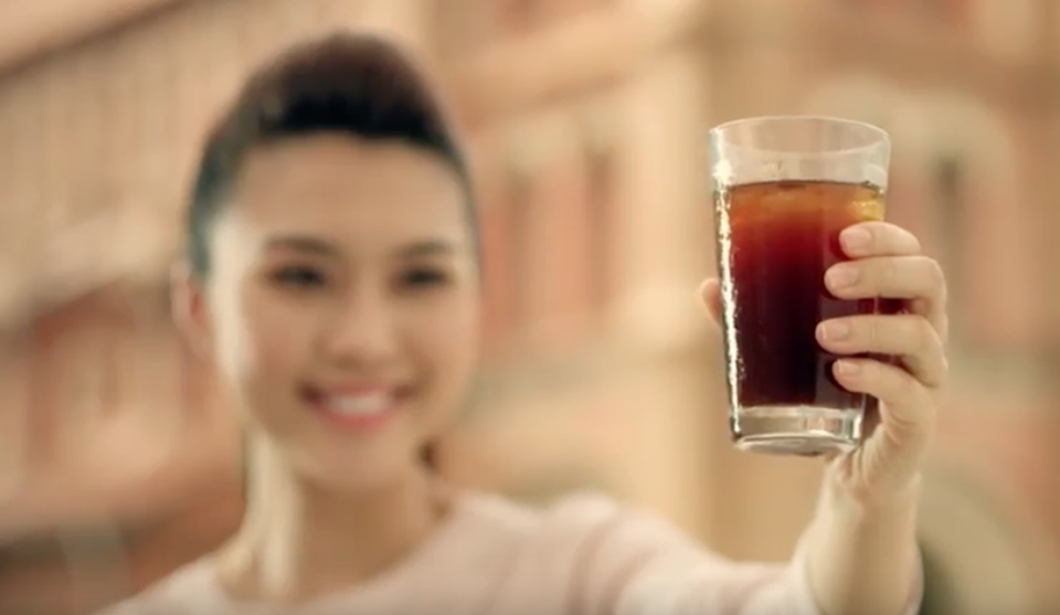 Chuyện đáng suy ngẫm sau ly cà phê Việt và di sản cà phê cát Thổ Nhĩ Kỳ - 4 Cà phê nguyên chất có màu cánh gián hoặc nâu đậm, không phải loại màu đen khét lẹt như nhiều người vẫn lầm tưởng.