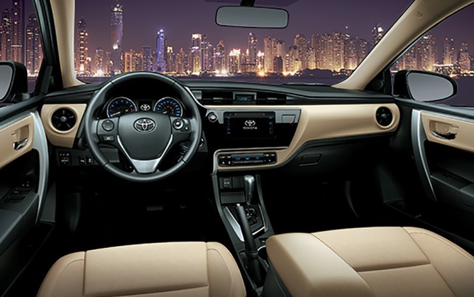 Toyota Việt Nam mạnh tay tăng giá xe Corolla Altis - 3
Nội thất của bản Toyota Altis G CVT.
