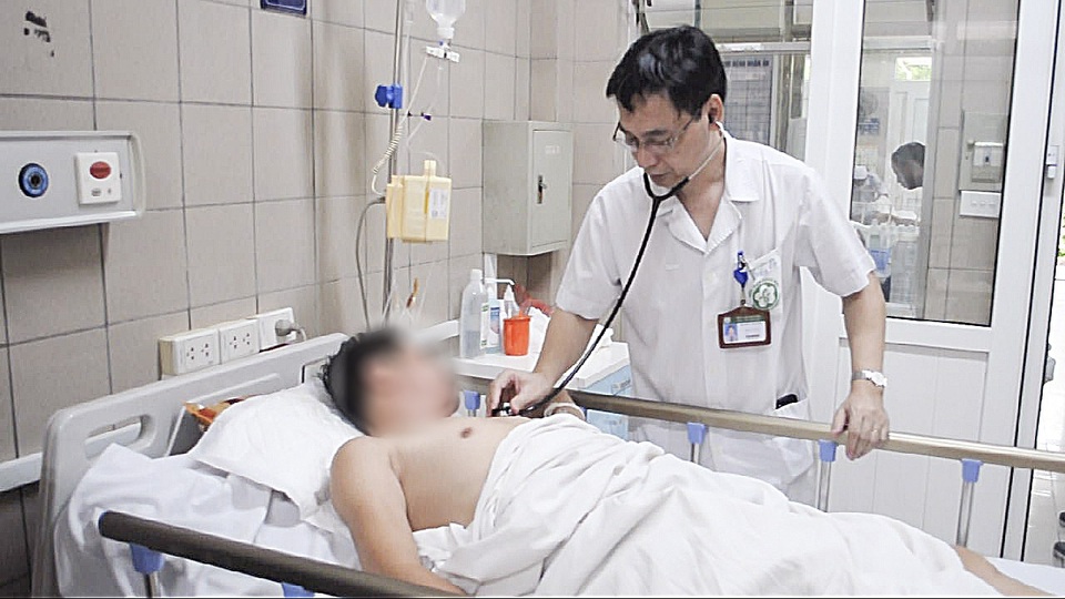 Ăn con so biển to bằng bát cơm, nam bệnh nhân liệt, suy hô hấp đe dọa tử vong - 1 Chỉ vì một con so biển, bệnh nhân ngộ độc nghiêm trọng, đe dọa tính mạng.