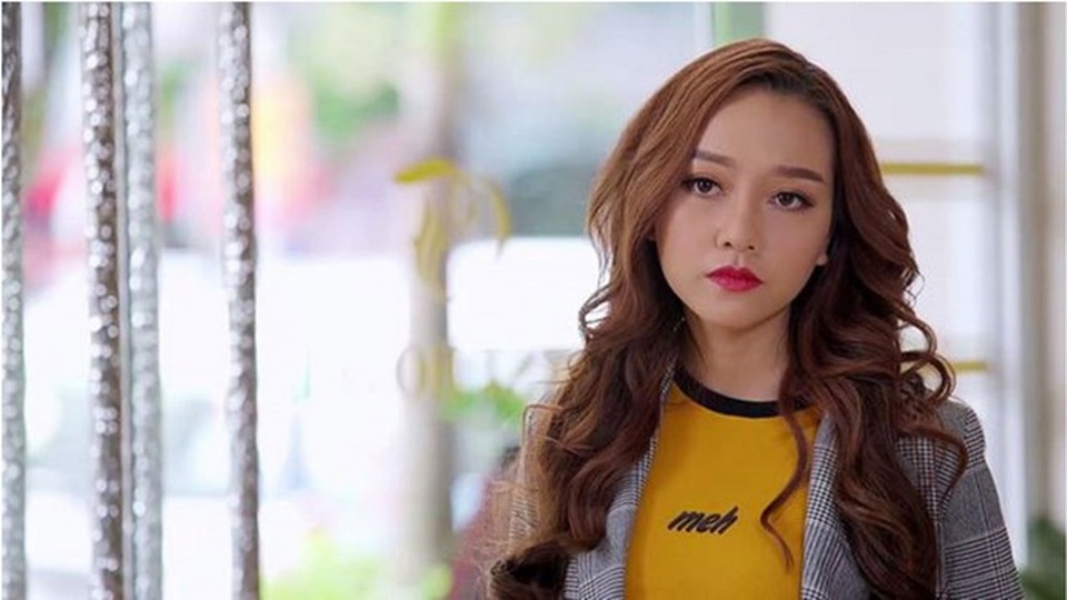 “Vợ bé”, “gái làng chơi” màn ảnh bị doạ tạt axit, gặp phiền phức ngoài đời - 3 Băng Di vào vai cô nhân tình và bị công chúng ghét ra mặt.