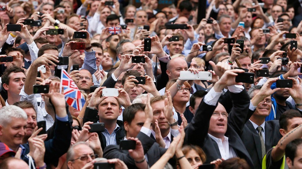 Tốc độ Wi-Fi sẽ được cải thiện gấp 4 lần tại các nơi tập trung đông dân cư. Đây được cho là một bước nâng cấp đáng kể so với phiên bản cũ.