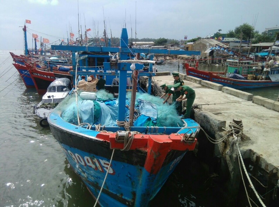 Tàu cá bị đánh cắp ở Đà Nẵng xuất hiện tại Quảng Ngãi - 1 Tàu cá ĐNa 90415TS bị trộm 8 tấn chì và phá hỏng nhiều ngư lưới cụ