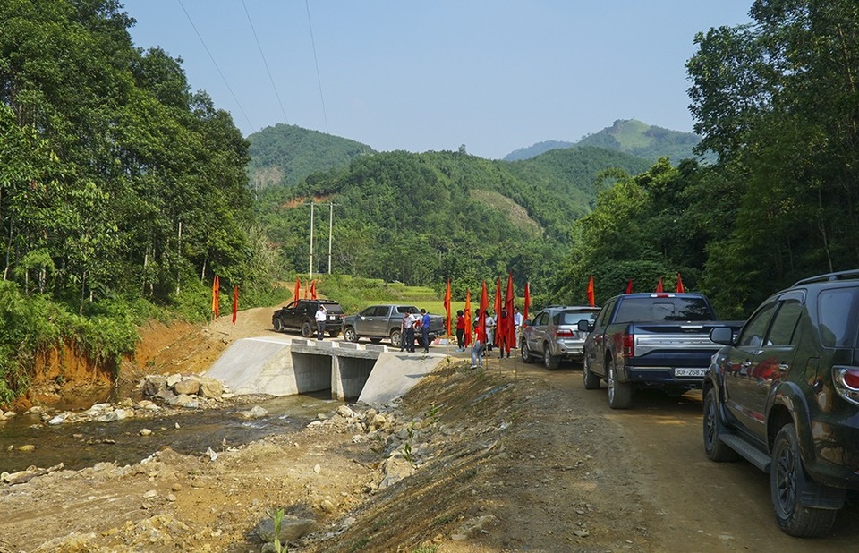 Khánh thành công trình phòng học và cầu Dân trí tại điểm trường Đồng Măng, Phú Thọ - Ảnh 12. Khánh thành công trình phòng học và cầu Dân trí tại điểm trường Đồng Măng, Phú Thọ - Ảnh 12.
