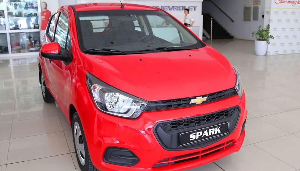 Đầu tháng 10, cả loạt ô tô đua nhau giảm giá - 2
Chevrolet Spark Duo hiện rơi về mốc chỉ 265 triệu đồng, trở thành chiếc ô tô rẻ nhất Việt Nam hiện nay.
