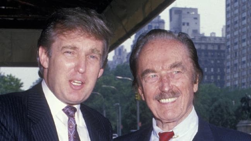 Báo Mỹ tiết lộ các cách thức nghi trốn thuế của gia đình ông Trump - 1 Tổng thống Donald Trump và cha - ông Fred Trump (Ảnh: Getty)
