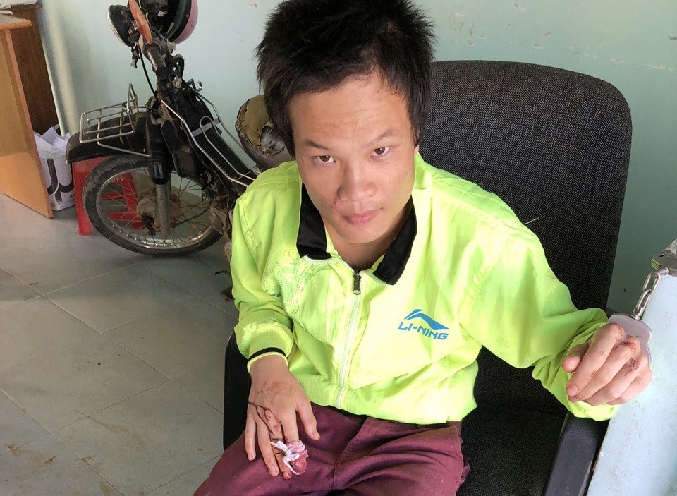 Nam thanh niên cầm dao truy sát bố mẹ vì tưởng là... “ma” - 1 Đối tượng tại cơ quan điều tra