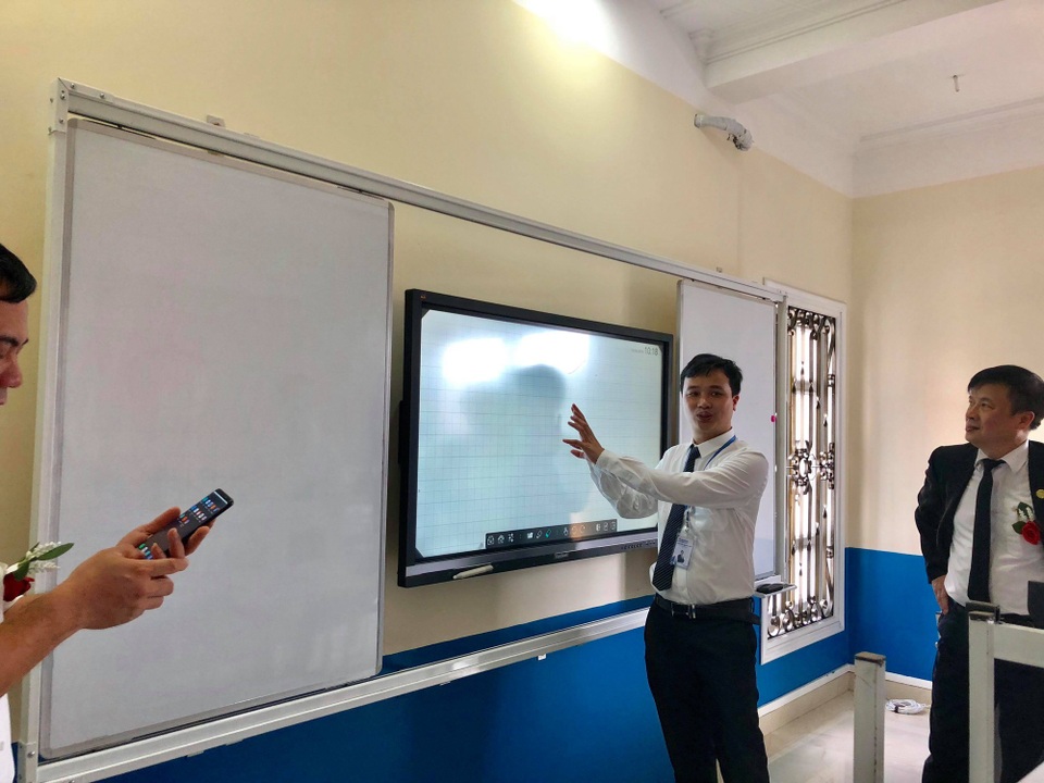 Đại học ngoại ngữ Hàn Quốc chuyển giao giáo trình tiếng Hàn cho Hệ thống Hàn Ngữ ICOHankuk Việt Nam - 1
Một phòng học dạy tiếng Hàn
