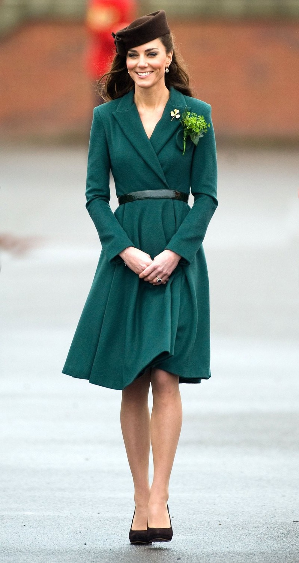 Hai công nương nước Anh thanh lịch với trang phục màu xanh - 4
Kate Middleton nhiều lần được bình chọn là một trong những phụ nữ mặc đẹp nhất nước Anh