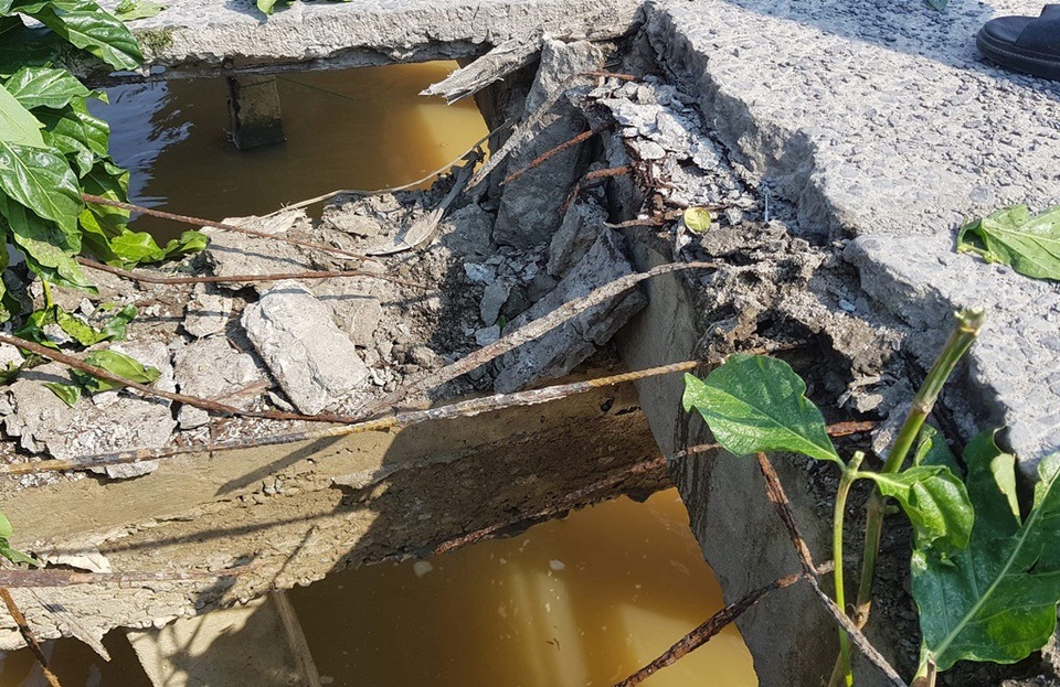 Hiện nay, đoạn lỗ thủng này đã được gia cố, trám bằng bê tông để đảm bảo an toàn cho người lưu thông qua cầu