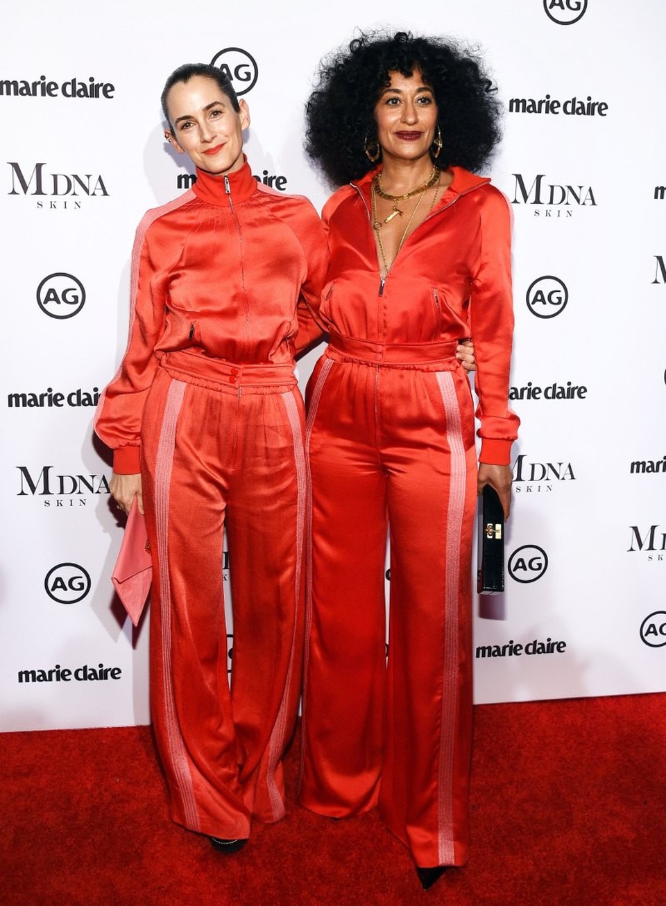 Khi sao "đụng hàng" - 13
Tracee Ellis Ross và Karla Welch đụng hàng với áo liền quần màu đỏ Valentino trong cùng một sự kiện