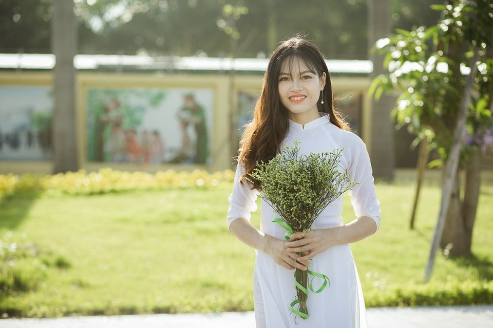 Bảng thành tích ấn tượng của nữ thủ khoa kép trường HV Cảnh sát nhân dân - 4 Bảng thành tích ấn tượng của nữ thủ khoa kép trường HV Cảnh sát nhân dân - 4