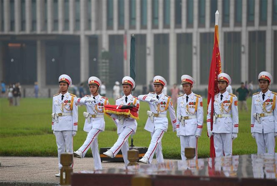 Lễ thượng cờ rủ Quốc tang nguyên Tổng Bí thư Đỗ Mười - 3 Lễ thượng cờ rủ Quốc tang nguyên Tổng Bí thư Đỗ Mười - 3