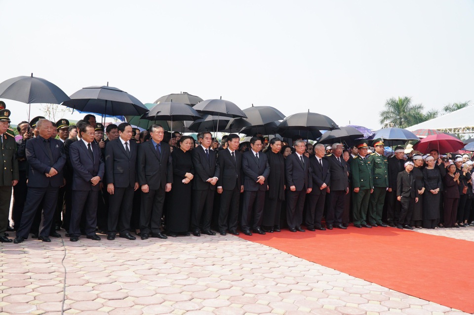 Nguyên Tổng Bí thư Đỗ Mười đã an nghỉ tại quê nhà - 15 Nguyên Tổng Bí thư Đỗ Mười đã an nghỉ tại quê nhà - 15