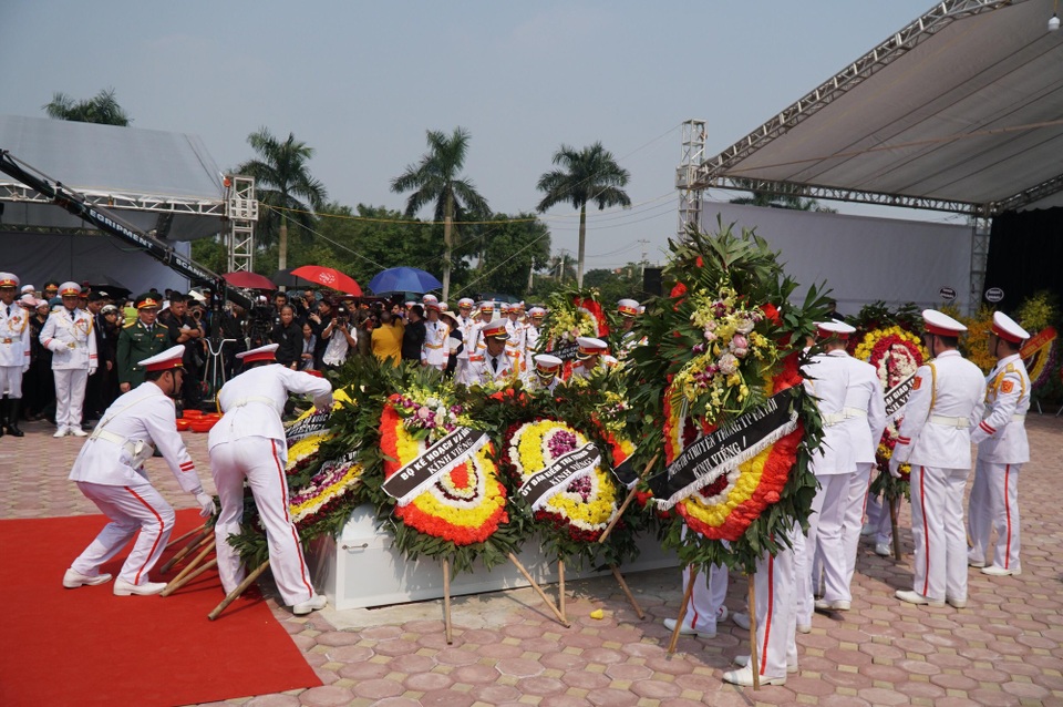 Nguyên Tổng Bí thư Đỗ Mười đã an nghỉ tại quê nhà - 4 Nguyên Tổng Bí thư Đỗ Mười đã an nghỉ tại quê nhà - 4