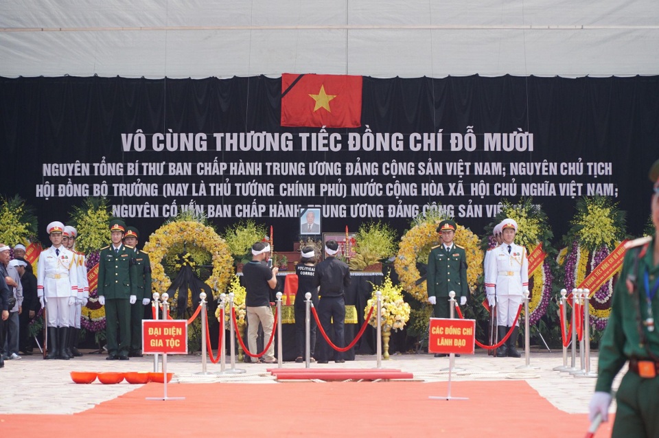 Nguyên Tổng Bí thư Đỗ Mười đã an nghỉ tại quê nhà - 18 Nguyên Tổng Bí thư Đỗ Mười đã an nghỉ tại quê nhà - 18