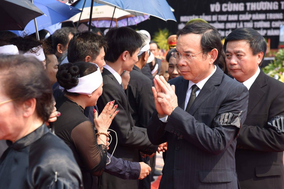Nguyên Tổng Bí thư Đỗ Mười đã an nghỉ tại quê nhà - 17 Nguyên Tổng Bí thư Đỗ Mười đã an nghỉ tại quê nhà - 17