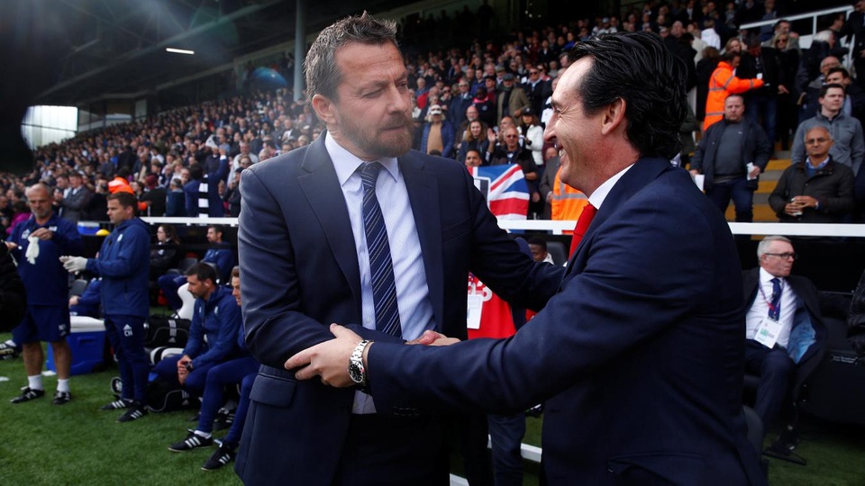 Fulham 1-5 Arsenal: Bùng nổ bàn thắng ở hiệp hai - 7
Hai huấn luyện viên chào hỏi trước khi trận đấu giữa Fulham và Arsenal bắt đầu