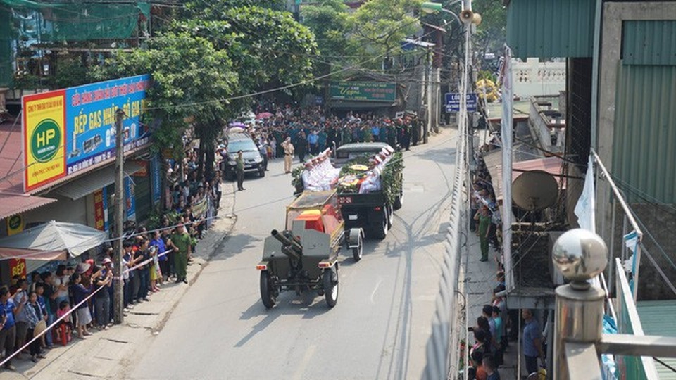 Linh cữu nguyên Tổng Bí thư Đỗ Mười đã về quê nhà Thanh Trì - 9 Linh cữu nguyên Tổng Bí thư Đỗ Mười đã về quê nhà Thanh Trì - 9