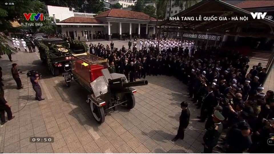 Linh cữu nguyên Tổng Bí thư Đỗ Mười đã về quê nhà Thanh Trì - 35 Linh cữu nguyên Tổng Bí thư Đỗ Mười đã về quê nhà Thanh Trì - 35