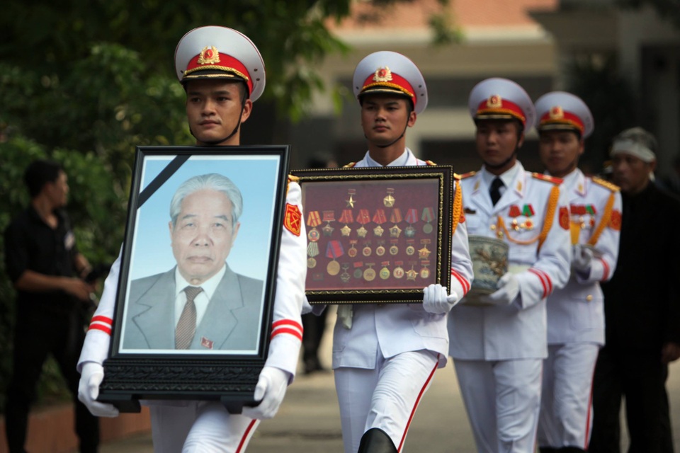 Linh cữu nguyên Tổng Bí thư Đỗ Mười đã về quê nhà Thanh Trì - 43 Linh cữu nguyên Tổng Bí thư Đỗ Mười đã về quê nhà Thanh Trì - 43