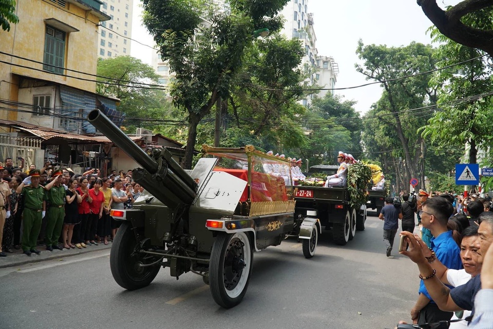 Linh cữu nguyên Tổng Bí thư Đỗ Mười đã về quê nhà Thanh Trì - 29 Linh cữu nguyên Tổng Bí thư Đỗ Mười đã về quê nhà Thanh Trì - 29