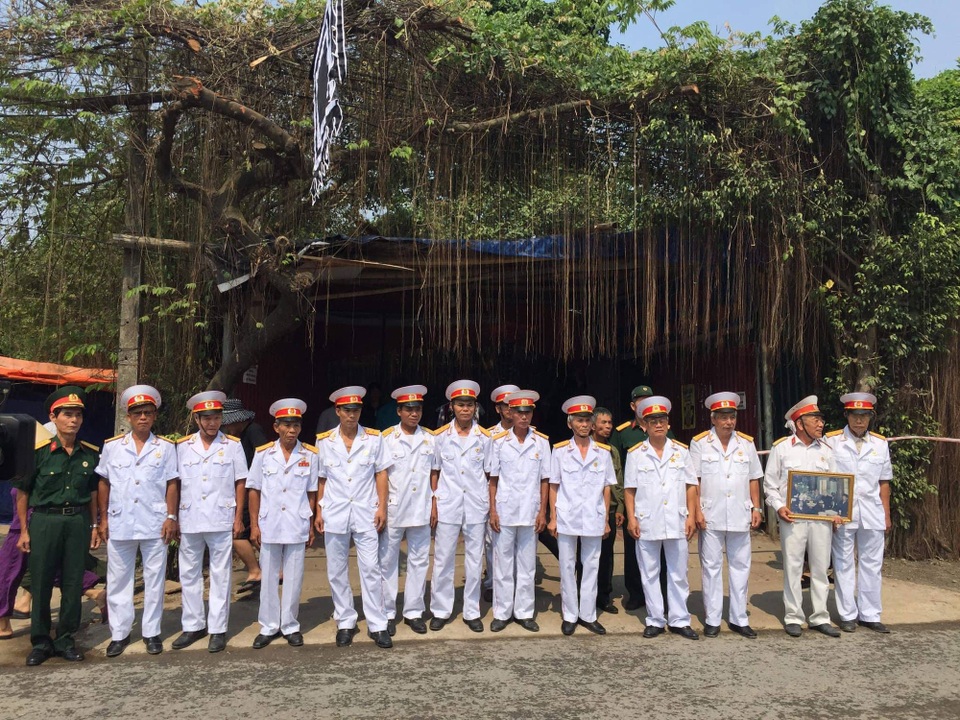 Linh cữu nguyên Tổng Bí thư Đỗ Mười đã về quê nhà Thanh Trì - 25 Linh cữu nguyên Tổng Bí thư Đỗ Mười đã về quê nhà Thanh Trì - 25