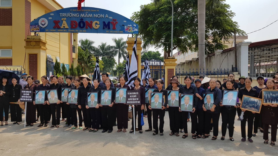 Linh cữu nguyên Tổng Bí thư Đỗ Mười đã về quê nhà Thanh Trì - 27 Linh cữu nguyên Tổng Bí thư Đỗ Mười đã về quê nhà Thanh Trì - 27