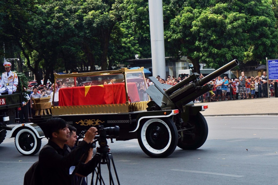 Linh cữu nguyên Tổng Bí thư Đỗ Mười đã về quê nhà Thanh Trì - 23 Linh cữu nguyên Tổng Bí thư Đỗ Mười đã về quê nhà Thanh Trì - 23
