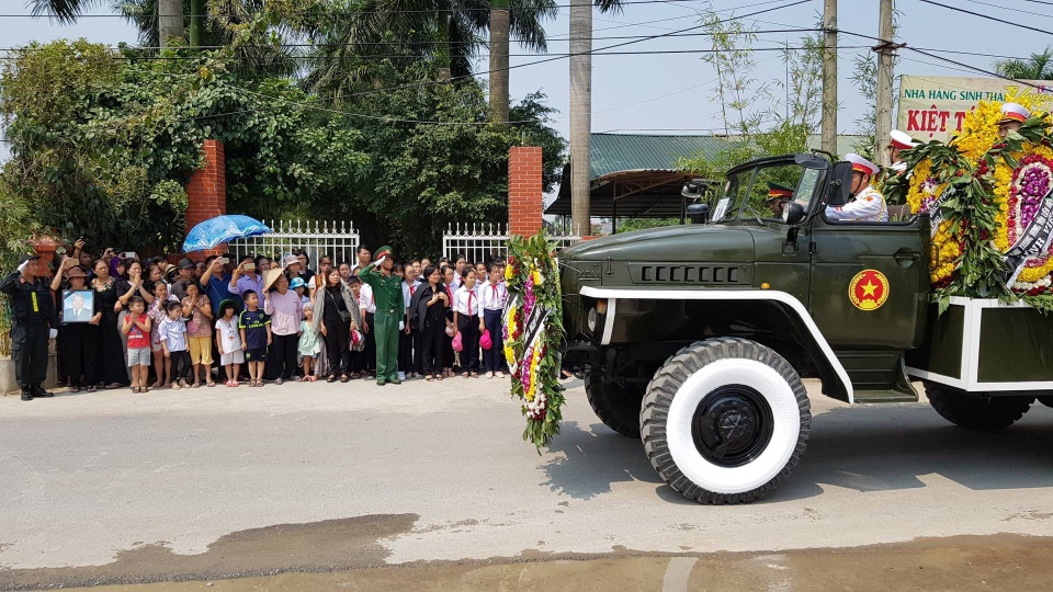 Linh cữu nguyên Tổng Bí thư Đỗ Mười đã về quê nhà Thanh Trì - 3 Linh cữu nguyên Tổng Bí thư Đỗ Mười đã về quê nhà Thanh Trì - 3