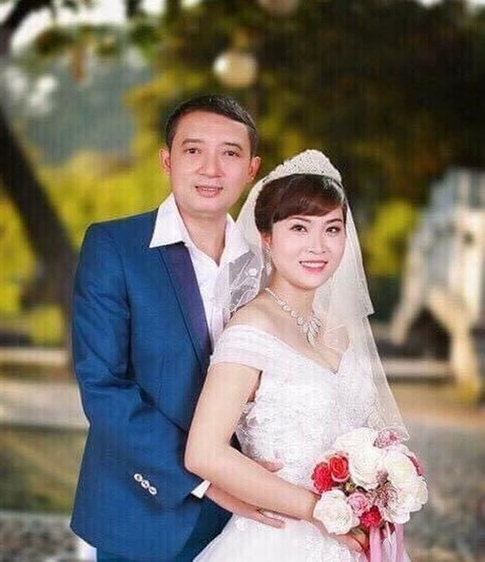 Cận cảnh biệt thự độc lạ và cuộc sống giàu sang của loạt sao Việt - 2 Chiến Thắng bảo mọi sóng gió đã qua, anh và vợ đã biết chia sẻ, đồng cảm với những áp lực mà người ở nhà nội trợ hay người đi diễn triền miên gặp phải. Và tiếng cười đã rộn vang cả 2 bên gia đình nội ngoại.