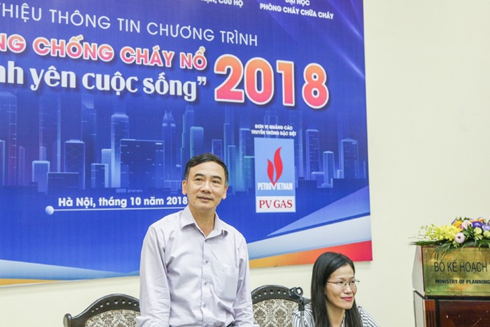 Triển khai chương trình “tháng phòng chống cháy nổ 2018” - 1
PGS, TS Lê Xuân Đình phát biểu tại buổi họp báo